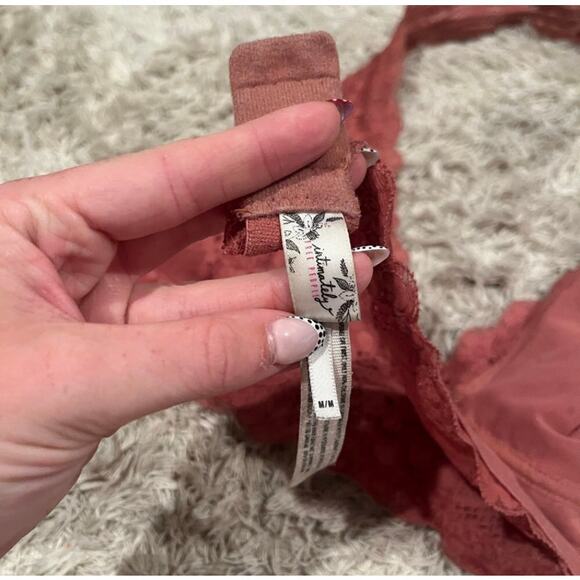 Free People plunging v-neck lace bralette size Medium - Picture 3 of 3